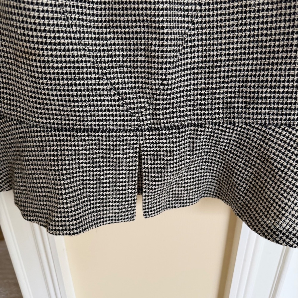 CARLISLE Houndstooth Ruffle Hem Pencil Skirt Wool Silk Blend Black White Size 8 - Picture 7 of 9